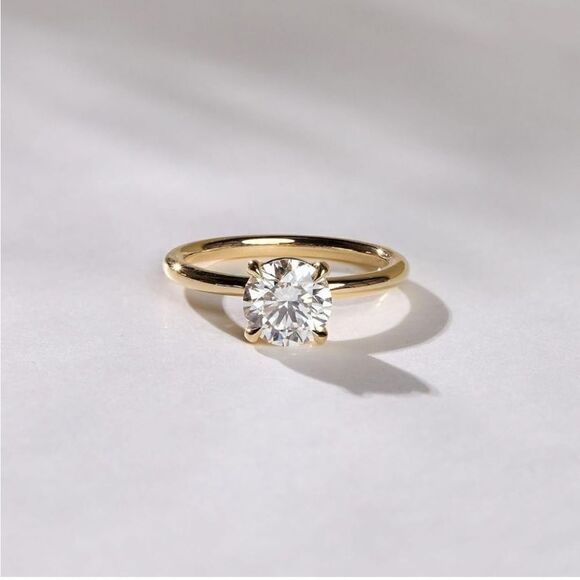 Solitaire Gold Round Engagement Ring - Picture 1 of 4